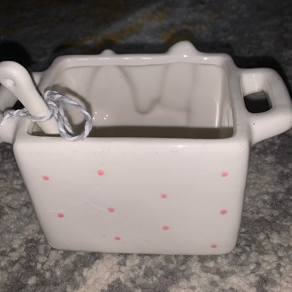 New Ceramic Container with Spoon - Picture 2 of 3